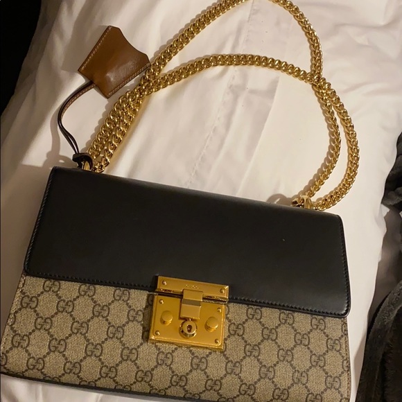 Gucci Handbags - Selling Gucci handbag